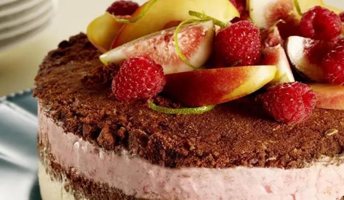 Torta de Frutas y Helado Nestlé